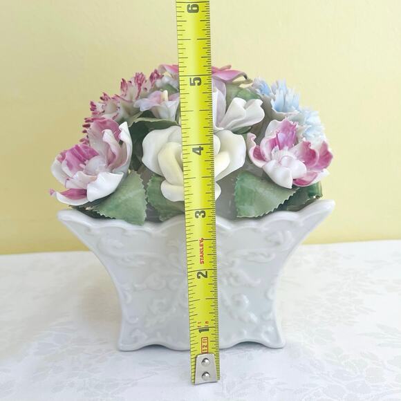 Porcelain Hand Painted Flower Bouquet Music Box Edelweiss Sound of Music 80085 - Picture 9 of 10